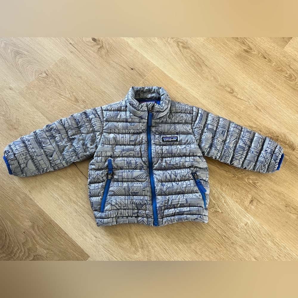 Patagonia puffer grey/blue print 2T